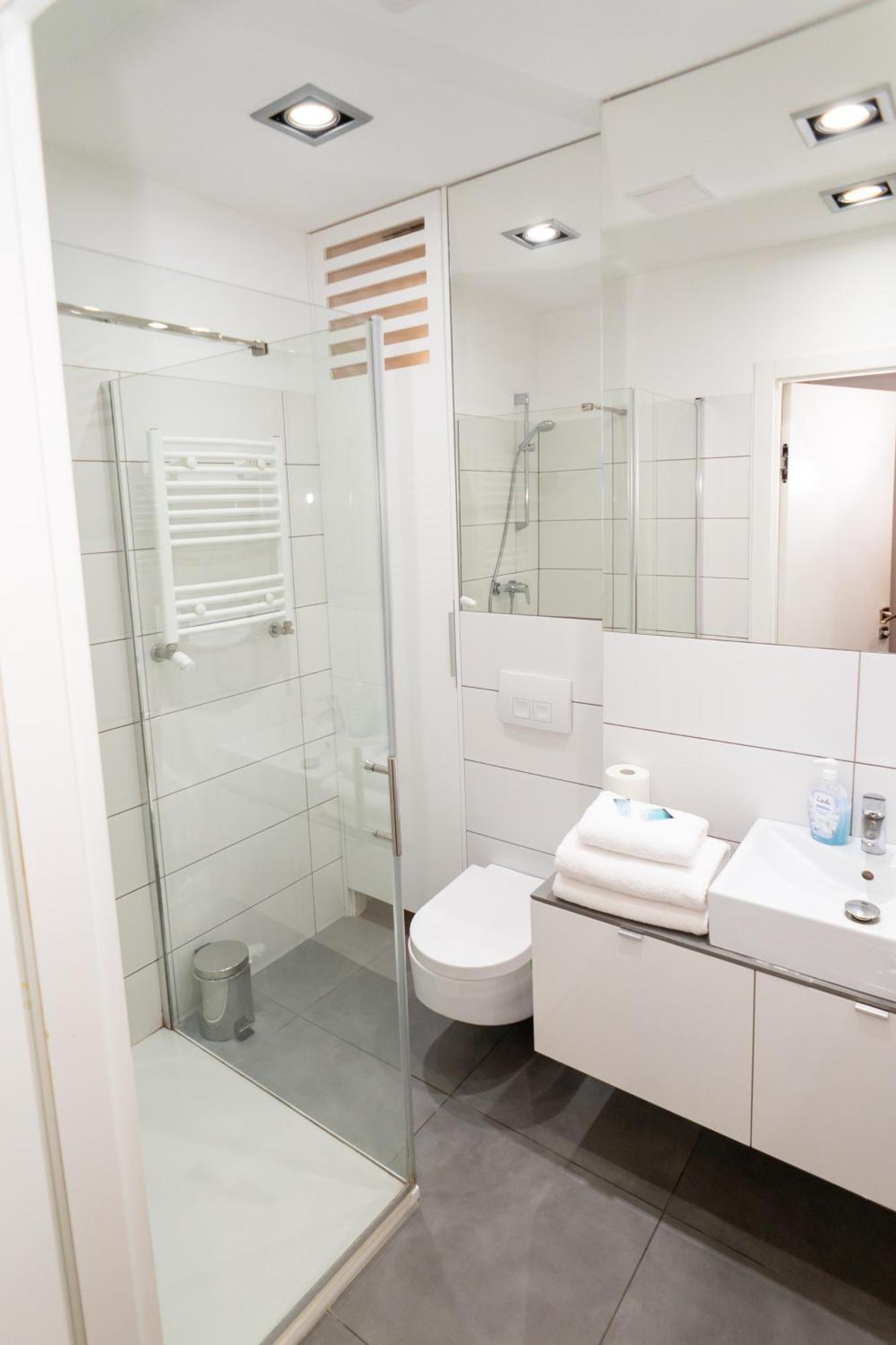 Triton Apartments Varsovia Exterior foto